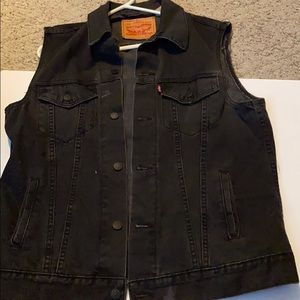 Levi Vest